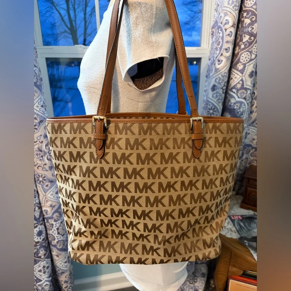 Michael Michael Kors Jet Set Travel Medium Double Pocket Tote - Picture 9 of 13